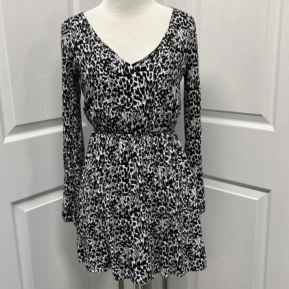 Abercrombie & Fitch XS Black & White Tunic Top